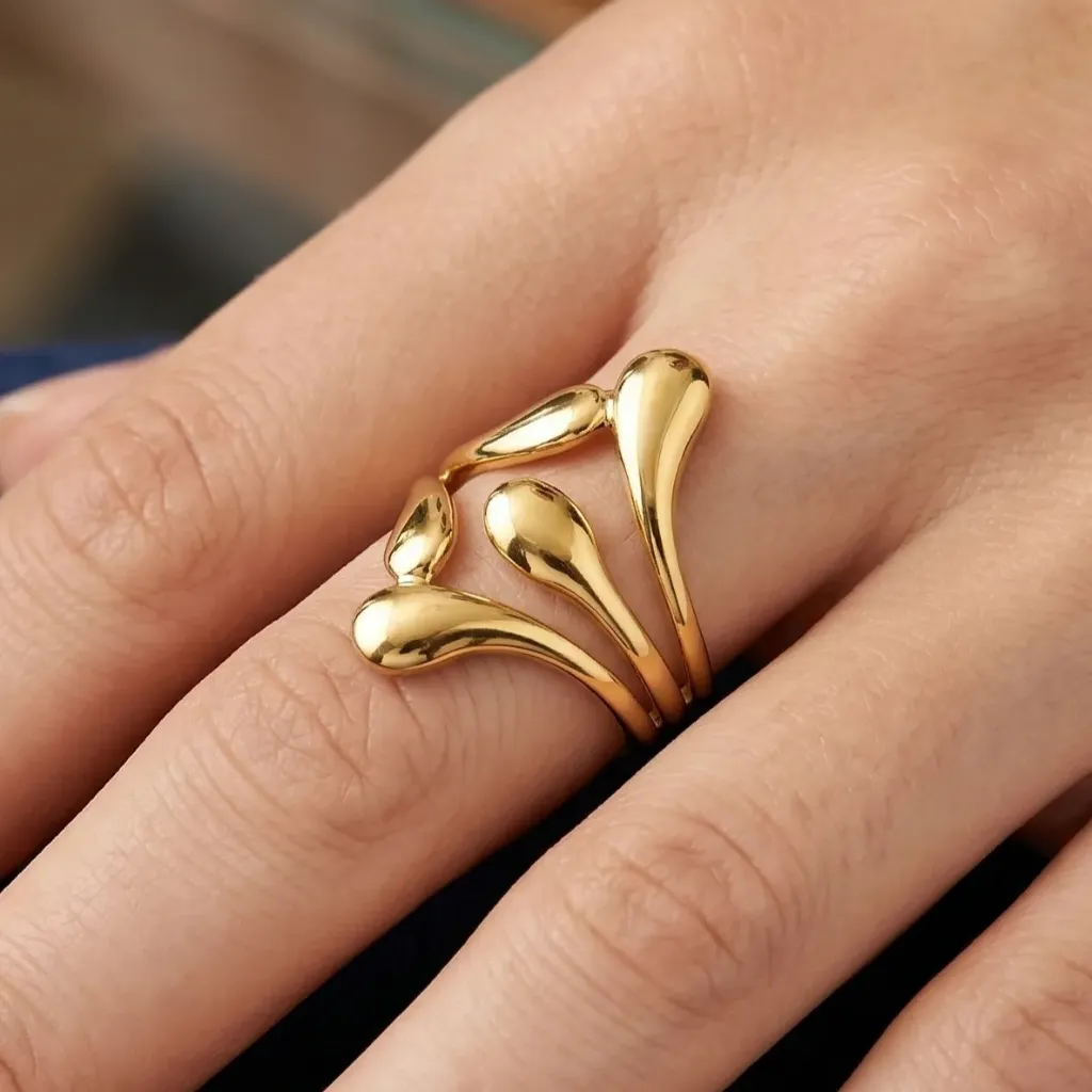 The Liquid Cascade Ring